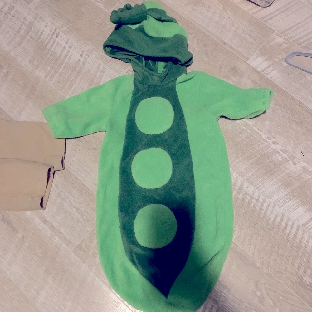 Pea pod Halloween costume